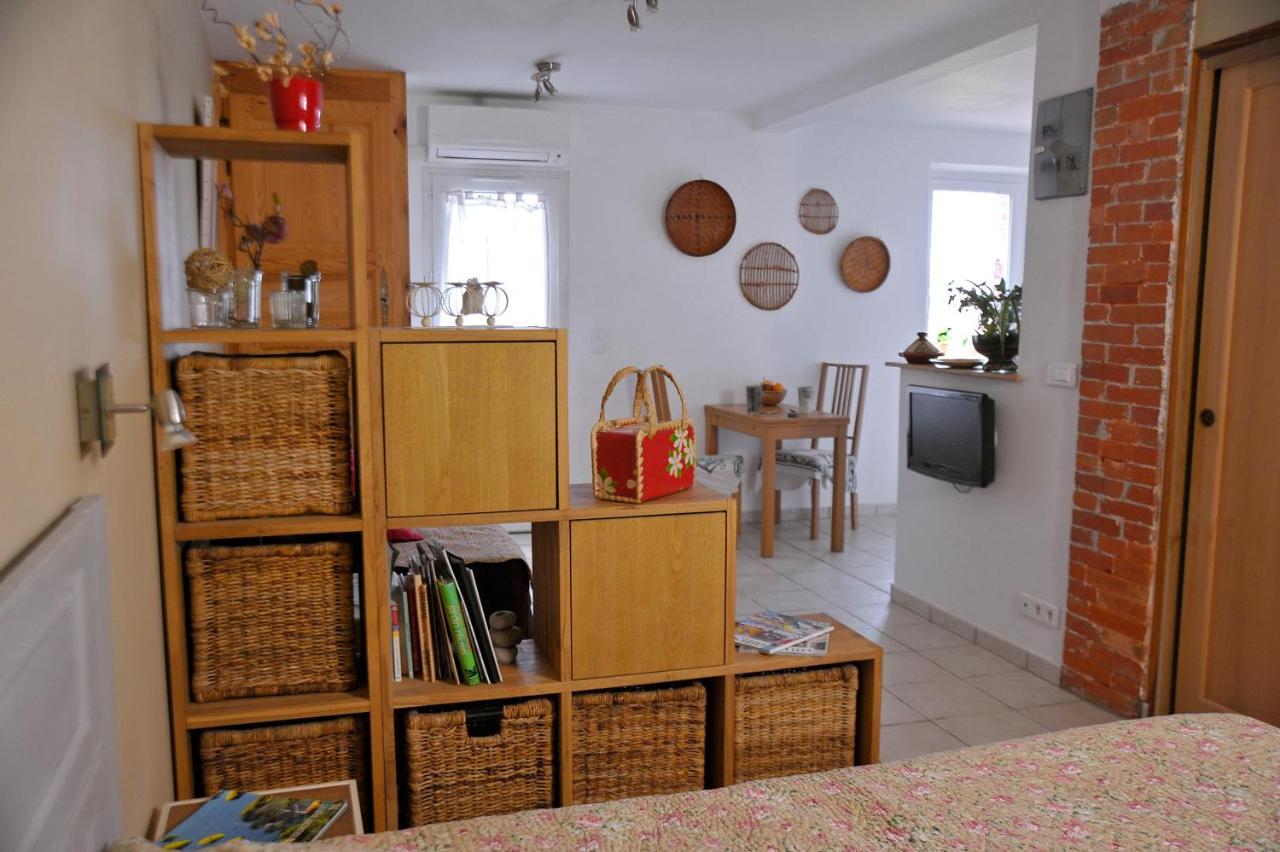Bed And Breakfast La Maison De Nathalie Les Mayons Екстер'єр фото