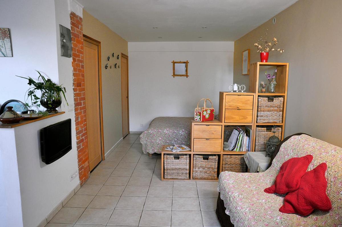 Bed And Breakfast La Maison De Nathalie Les Mayons Екстер'єр фото