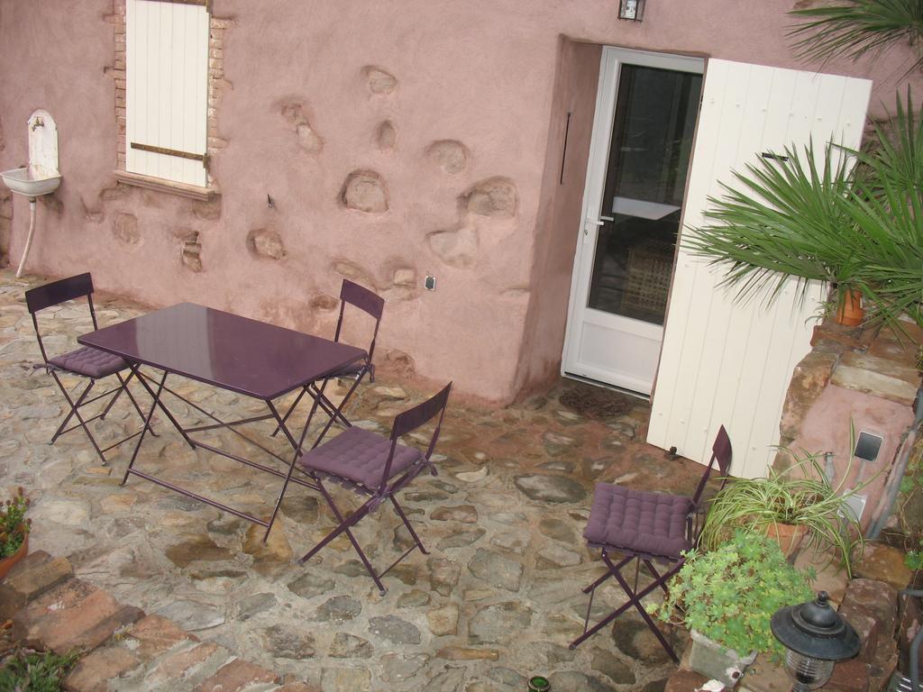 Bed And Breakfast La Maison De Nathalie Les Mayons Номер фото