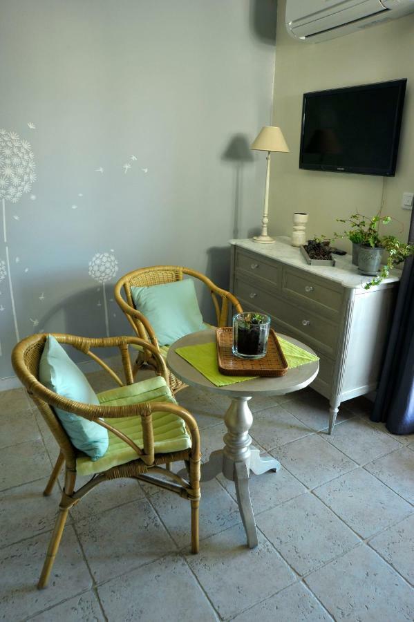 Bed And Breakfast La Maison De Nathalie Les Mayons Екстер'єр фото